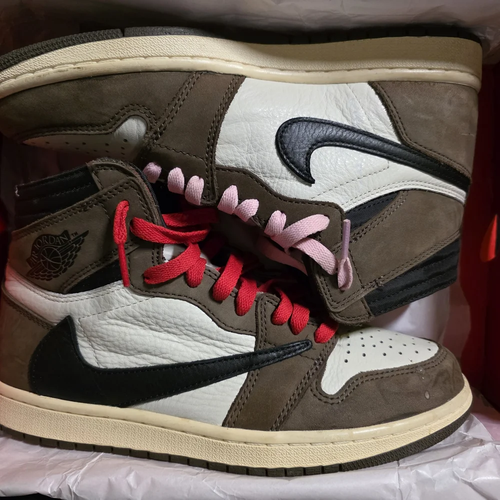 Nike Men's Brown White Black High-Top Sneakers with Red and Pink Laces
